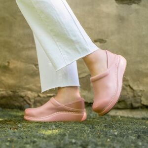 Dansko Platform Pro size 38